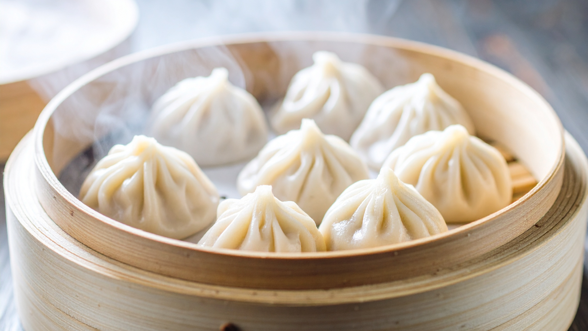 Xiao long bao served at Aviarista